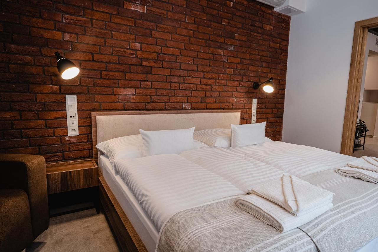 Garni Dock Szálloda 3*
