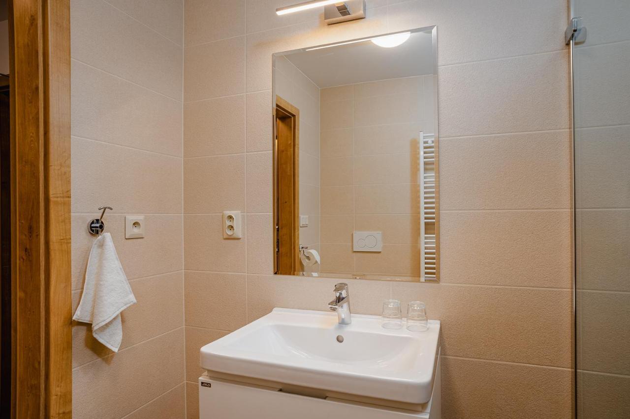 Szálloda Garni Dock 3*